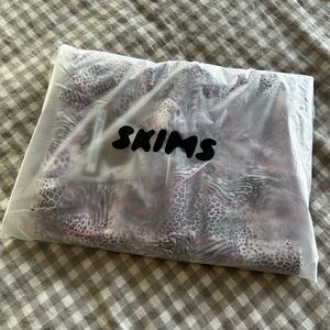 NIB Skims Long Sleeve pajama set